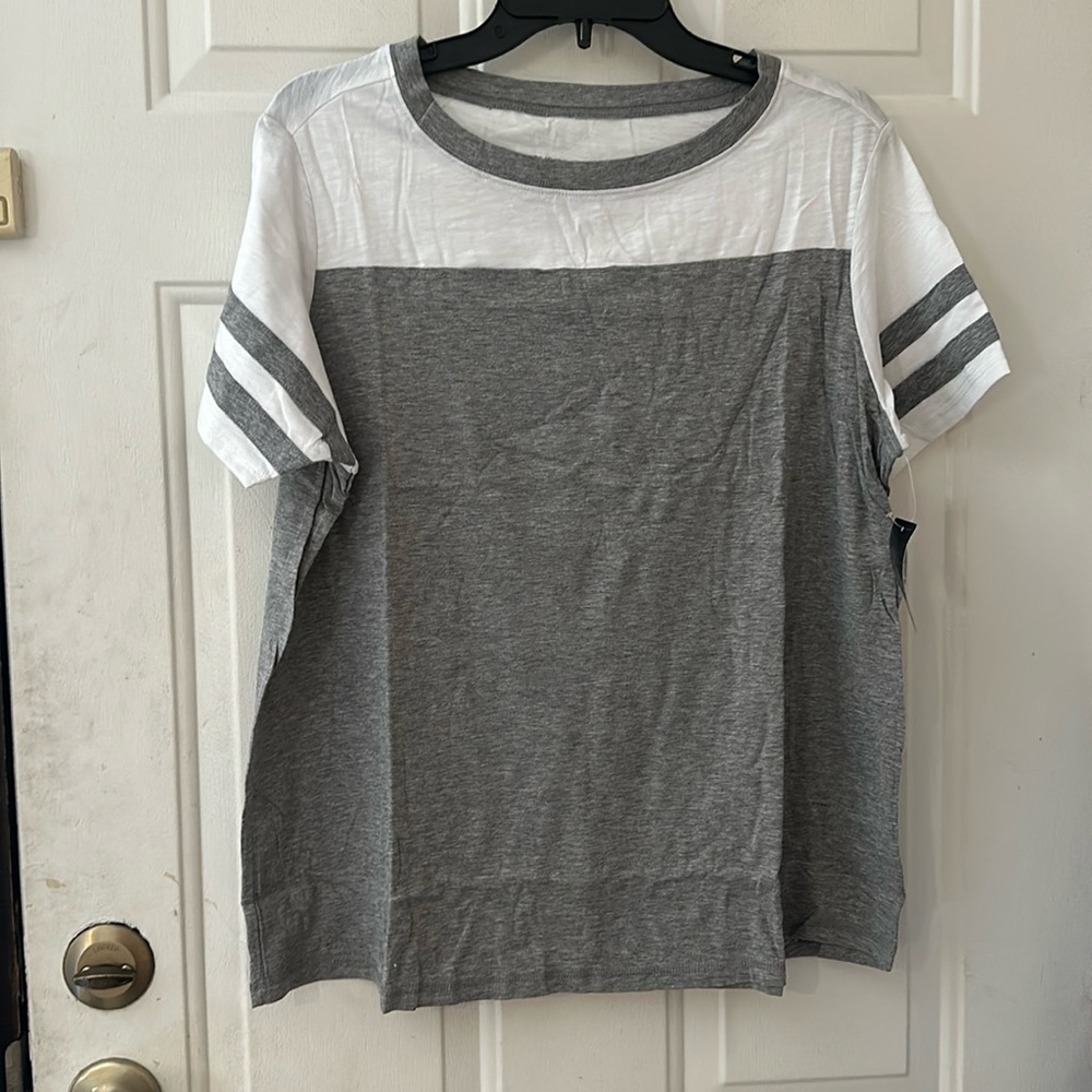 TORRID Super Soft Boat Neck Elbow Sleeve Varsity Tee: GRAY/WHITE: NWT: 00 (M/L)